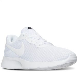 NEED TO SELL TODAY Nike Tanjun Casual Sneaker